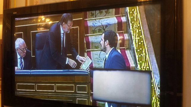 El presidente del Gobierno español ahora aboga por Grecia en el Parlamento