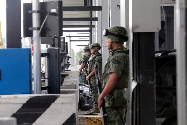 Los mexicanos critican el operativo para recapturar al narcotraficante por falta de estrategia