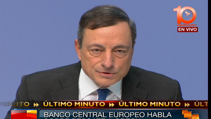 El presidente del Banco Central Europeo (BCE), Mario Draghi, indicó que con la medida se atiende “la petición del Banco de Grecia”.