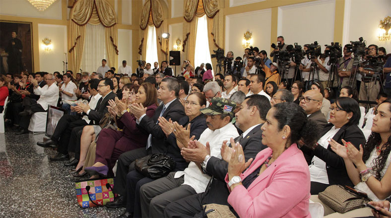 La presencia de los antiterroristas en la Casa Presidencial de El Salvador siguió a su visita a Nicaragua, donde participaron en los actos por el 36 aniversario de la Revolución Popular Sandinista.
