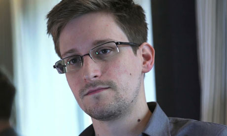 En menos de dos horas, Snowden contaba con más de 350.000 seguidores.