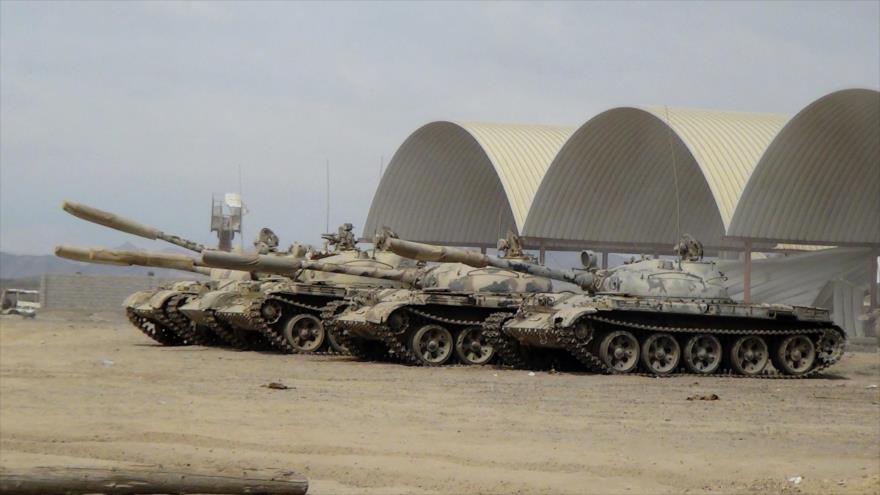 Fuerzas leales al Gobierno incautaron tanques de los rebeldes hutíes