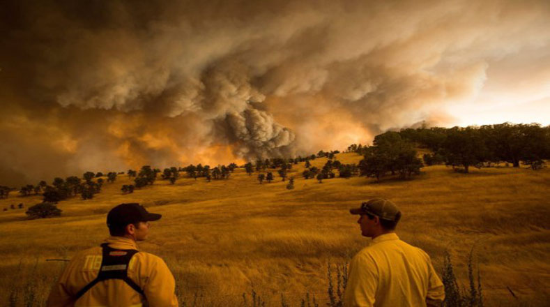 Un voraz incendio forestal ya ha consumido más de 24.000 hectáreas