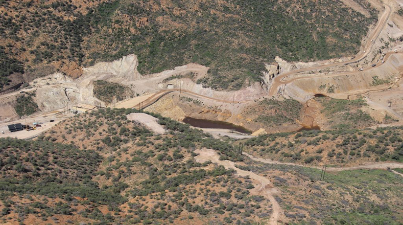 El  6 de agosto de 2014 ocurrió el mayor desastre ecológico en la historia de la minería mexicana por la negligencia en la operación de la empresa Buenavista del Cobre (del Grupo México) que derramó 40 mil metros cúbicos de lixiviados llenos de metales pesados