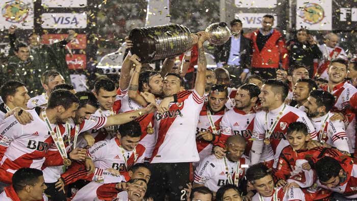 Jugadores de River Plate festejaron el título ante su afición