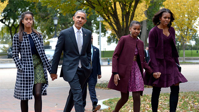 Obama decide relajarse en familia mientras su nación continúa inmersa en una severa crisis