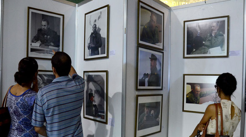 Quienes asistieron a la obra fotográfica pudieron captar el "fidelismo martiano" de Fidel Castro.