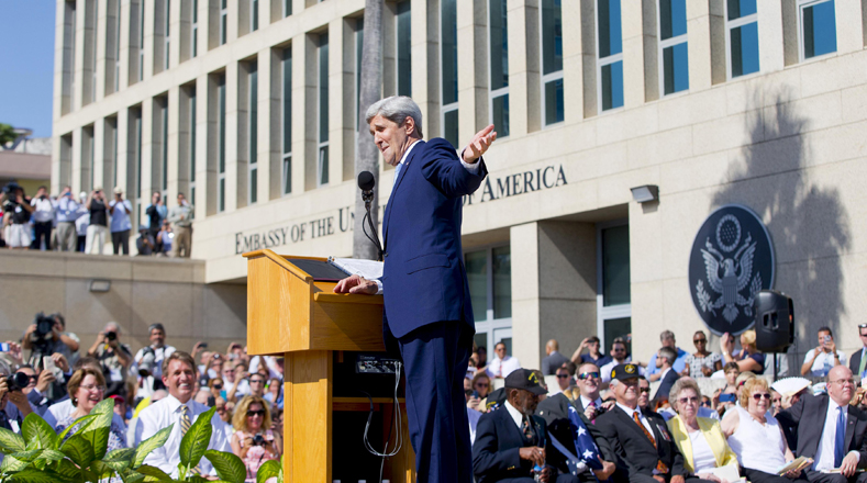 El secretario de Estado norteamericano, John Kerry, participó en la ceremonia oficial de reapertura de la embajada de su país en la isla.