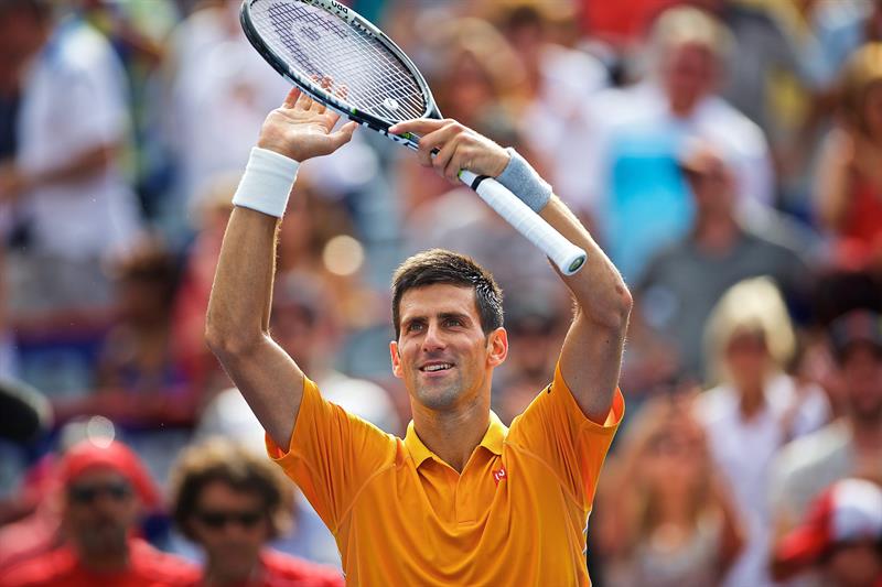 El serbio Novak Djokovic celebra la victoria.
