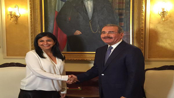La canciller de Venezuela, Delcy Rodríguez y el presidente de República Dominicana, Danilo Medina llevaron a cabo una mesa de trabajo para exponer el reclamo sobre el Esequibo.
