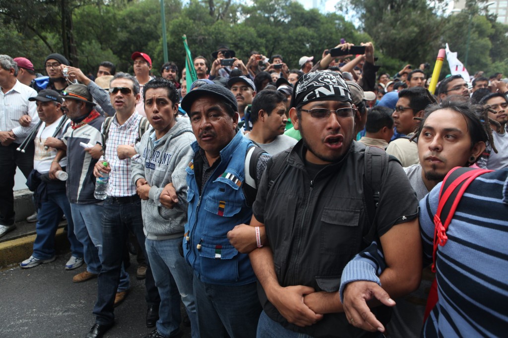 Maestros en Oaxaca no abandonarán las calles y seguirán alzando su voz de protesta en contra de la corrupción del gobernador, según anunciaron.