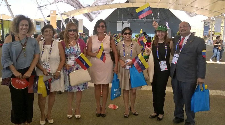 Cónsules de Bolivia, Ecuador y México presentes festejando a Venezuela en su Día Nacional en Expo Milán 2015.