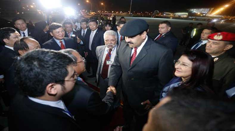 El presidente de Venezuela está acompañado por la Primera Combatiente, Cilia Flores, y un equipo de ministros