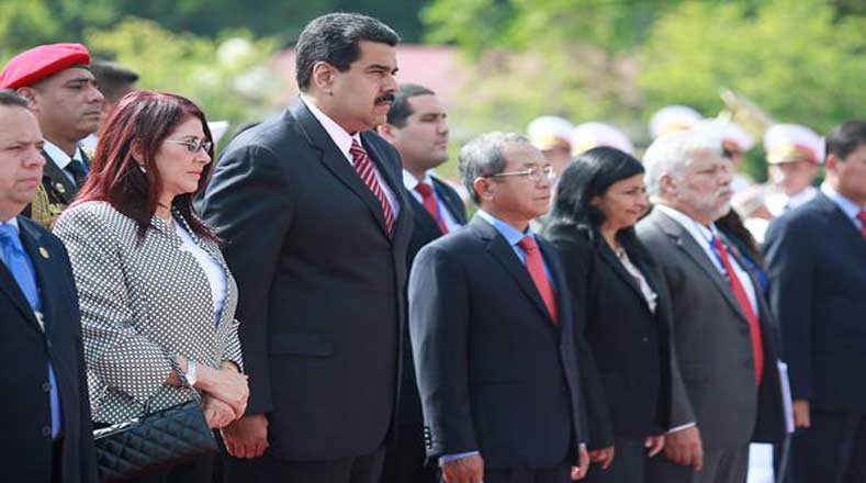 Maduro rindió homenaje a Ho Chi Mihh en compañía de varios integrantes de su gabiente Ejecutivo
