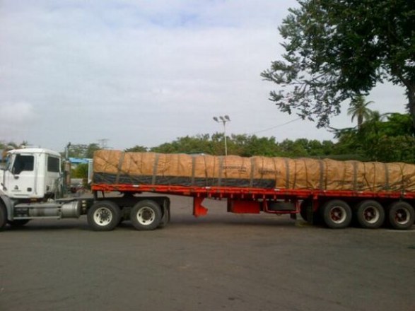 La tan preciada y buscada azúcar venezolana se puede ver en este camión cargado de 90 toneladas, incautado en un galpón del estado Táchira, el 25 de agosto. Esto es muestra del acaparamiento y el contrabando. 