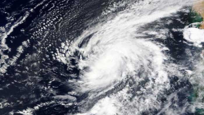 El huracán Fred podría mantener una trayectoria fija durante 24 horas