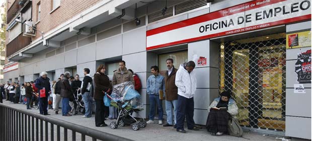 La tasa de desempleo de España es la segunda más alta en Europa después de Grecia.