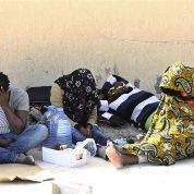 En otra embarcación fueron rescatados 104 migrantes provenientes también de Libia