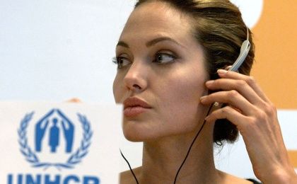Angelina Jolie agradeció al Gobierno de Reino Unido por encabezar la respuesta a la violencia sexual. 