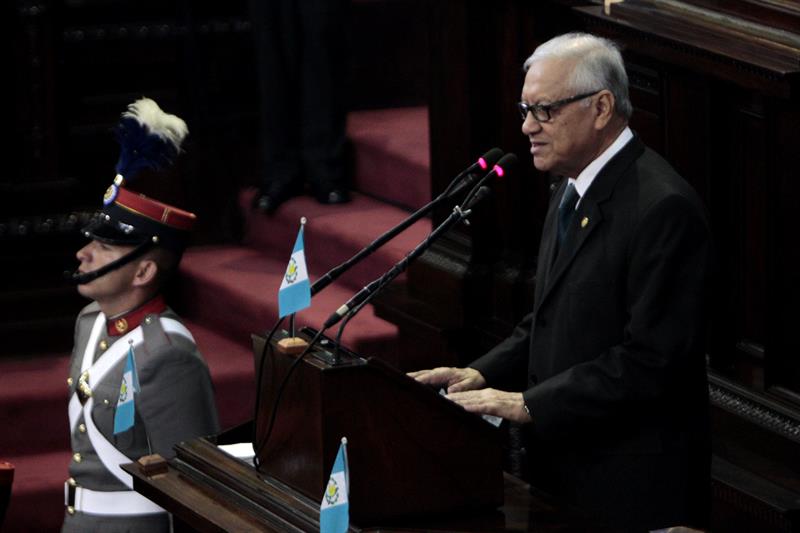 Alejandro Maldonado, quien fungía como vicepresidente en Guatemala, tuvo que asumir la presidencia después de que Pérez Molina renunciara al cargo.