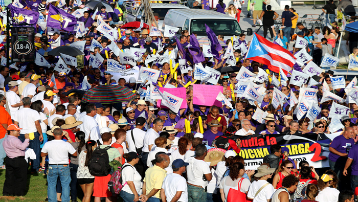 La manifestación en apoyo a la clase trabajadora finalizó en La Fortaleza (sede del Gobierno).