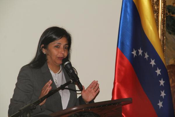 La canciller venezolana resalta la importancia de la reunión presidencial entre Maduro y Santos