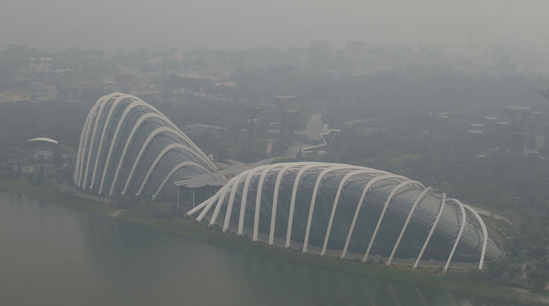 La nube de humo que cubre a la capital de Malasia no permite admirar en todo su esplendor los edificios emblemáticos de la ciudad.