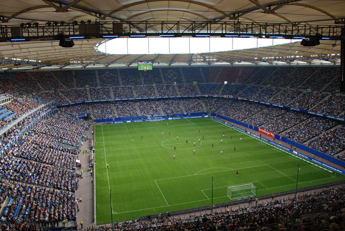 El presidente del COI, de nacionalidad alemana, dijo que su país cuenta con la infraestructura de estadios necesarios para la Eurocopa.