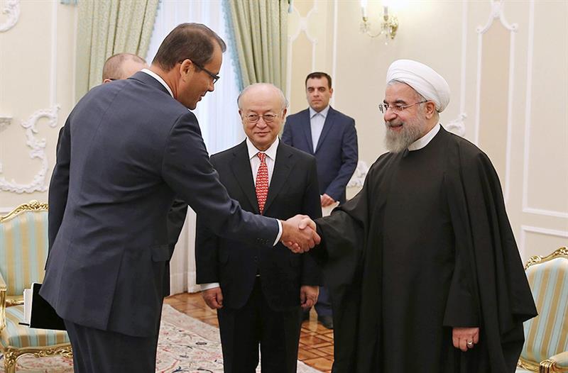 Hasán Rouhaní, presidente de Irán, sostuvo un encuentro en Teherán con el delegado de la AIEA, Yukiya Amano.