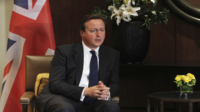 David Cameron indicó que los refugiados contaran con viviendas, acceso a educación, asistencia médica y oportunidades de trabajo.