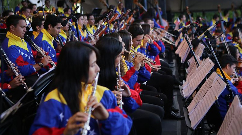 Orquesta Sinfónica Juvenil venezolana ofrece concierto por la esperanza en el Bronx