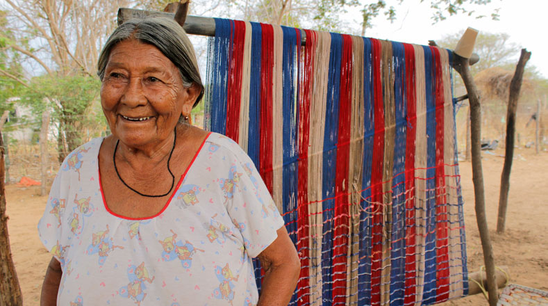 "Máma" es originaria de Colombia, pero hace décadas que hizo de Venezuela su hogar.  Habla el castellano y el wayuunaiki. 