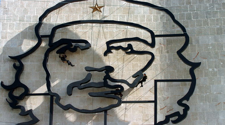 La Plaza de La Revolución, en la Habana, Cuba, muestra uno de los murales del "Che" más conocido a nivel mundial.
