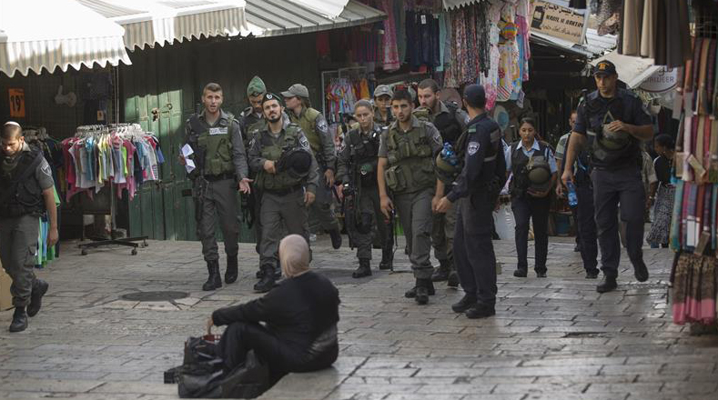 Efectivos militares de Israel custodian un barrio en Jerusalén