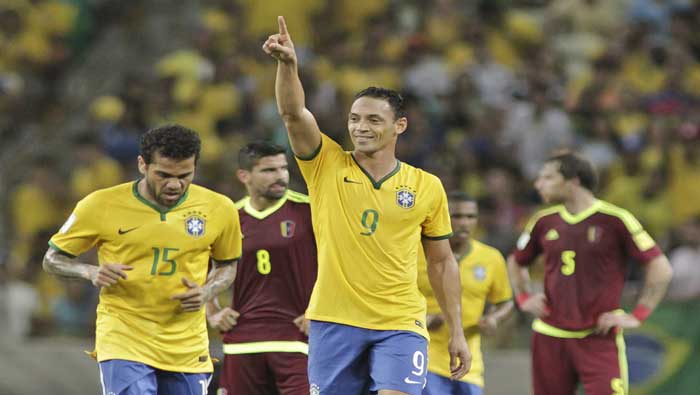 Ricardo Oliveira anotó el tercer gol de la 