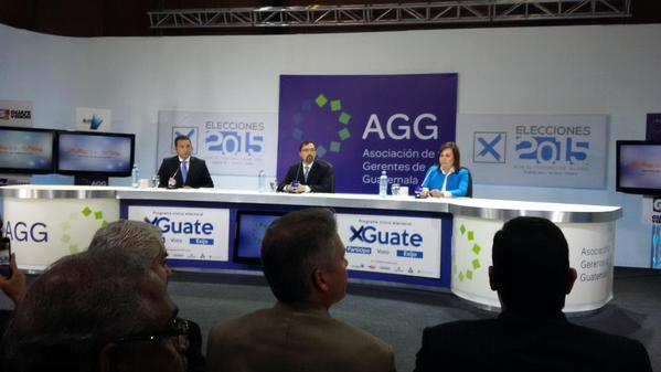 Los candidatos a la presidencia de Guatemala Sandra Torres y Jimmy Morales se criticaron su proyecto político durante el debate público.