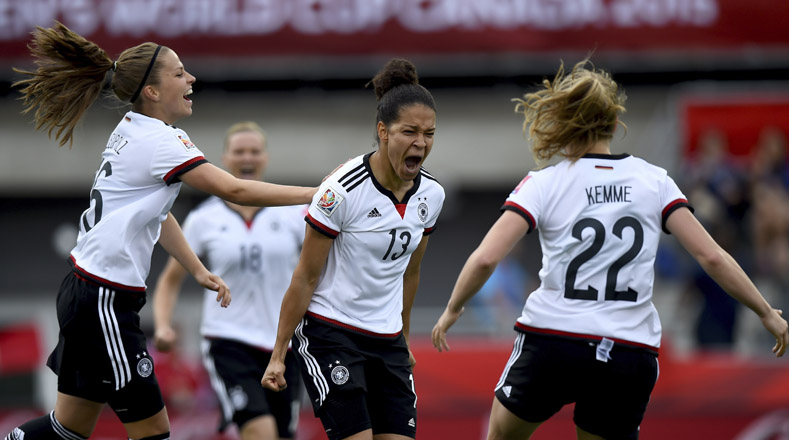La delantera alemana Celia Sasic  ganó la Bota de Oro como mejor goleadora del Mundial 2015 gracias a sus seis tantos y una asistencia.