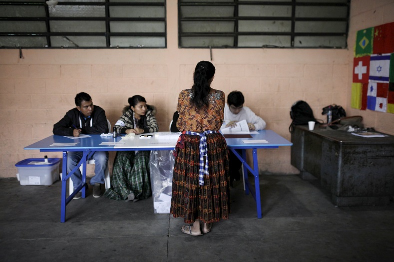 Los guatemaltecos eligen a nuevo presidente, opción que se disputa entre Jimmy Morales y Sandra Morales
