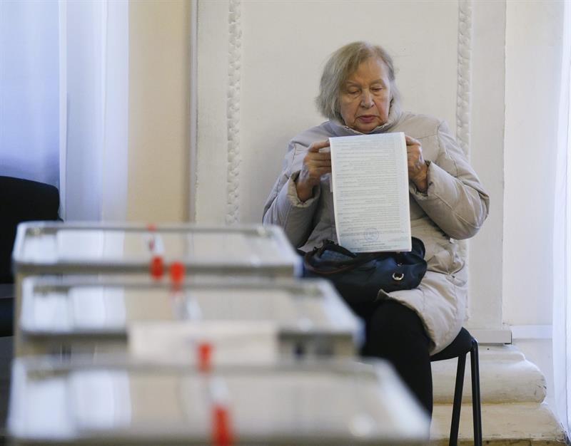 Las elecciones en Ucrania se llevaron a cabo a pesar de serias denuncias de delitos electorales.