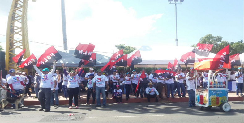 En las adyacencias de la Plaza Hugo Chávez, los simpatizantes del Frente Sandinista ratificaron su compromiso de lucha con el presidente Daniel Ortega.