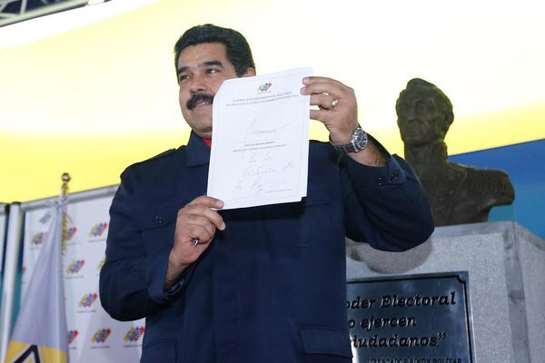 Venezuela: recolectan firmas para respetar resultados electorales