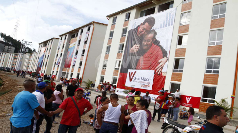Más de un millón de viviendas prevé entregar en este 2015 el Gobierno venezolano.