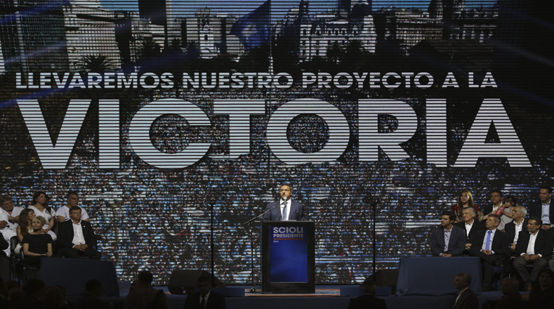 Seis candidatos cerraron campañas electorales en Argentina