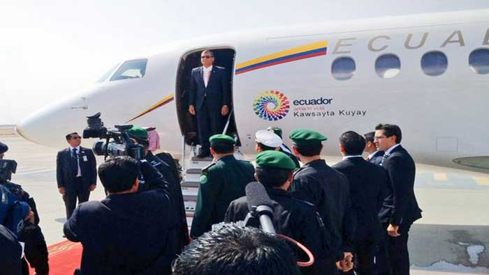 El jefe de Estado ecuatorino fue recibido por el rey saudí Salmán bin Abdulaziz