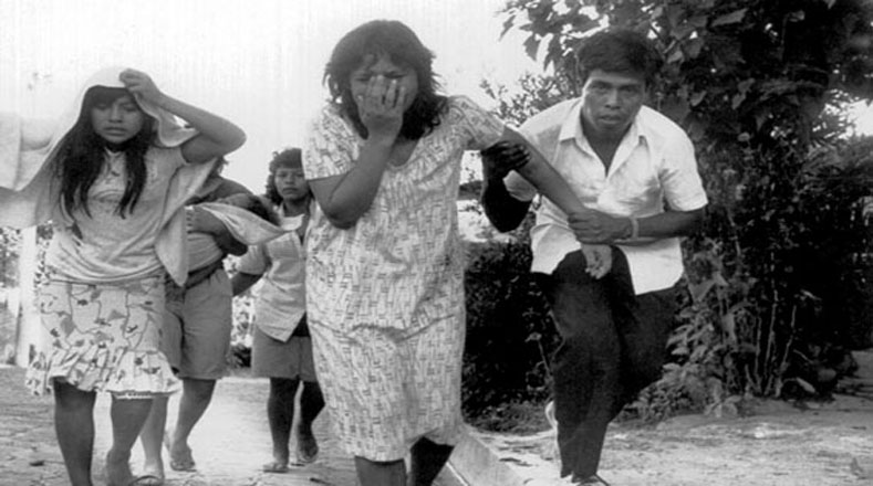 Miles de salvadoreños se vieron obligados a abandonar de manera forzada sus viviendas a causa de los continuos ataques y bombardeos del ejército durante la ofensiva de 1989.
