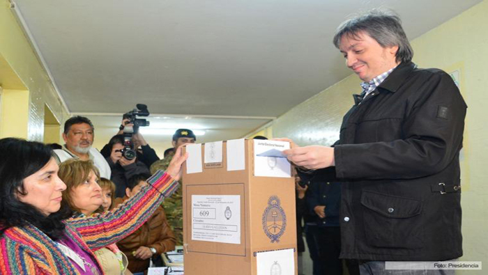 Máximo Kirchner votó en la Escuela 11 “Revolución de Mayo”, de la ciudad de Río Gallegos.