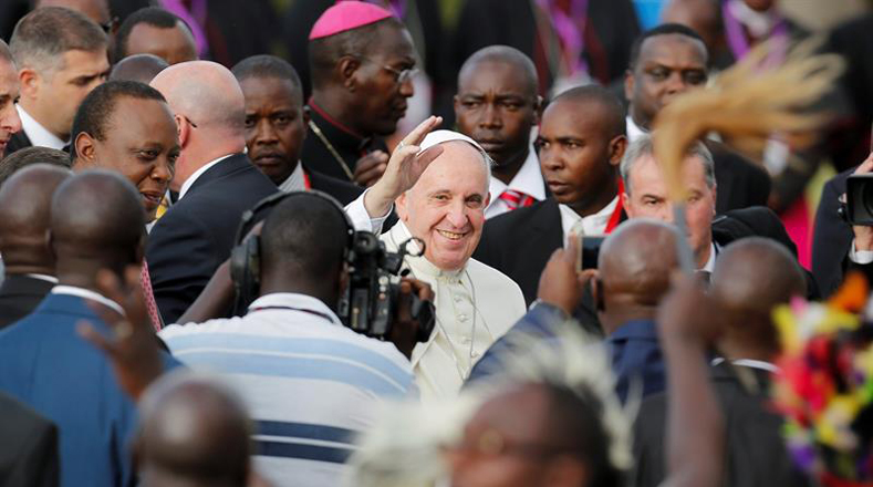 Primeras imágenes del Papa Francisco en su gira por África
