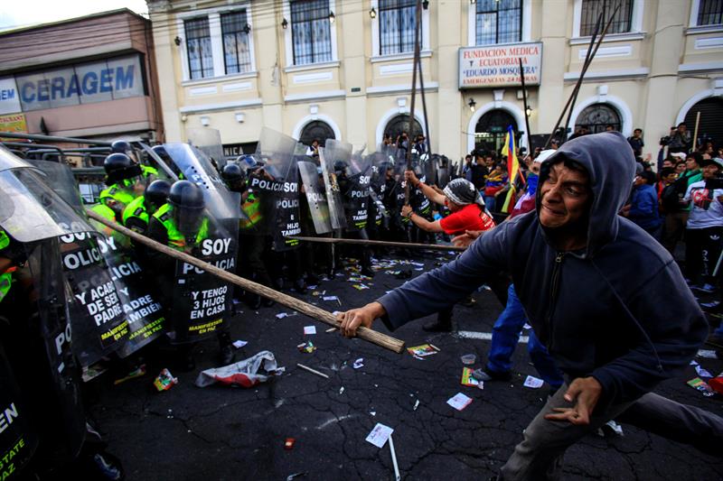 Oposición ecuatoriana protagoniza violencia tras aprobación de enmiendas constitucionales