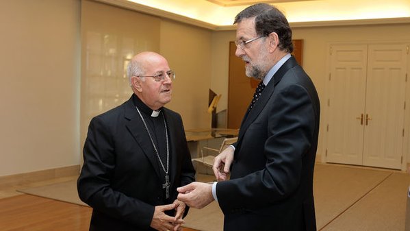 Para el Episcopado, una salida de Rajoy representa el peligro de sus privilegios económicos.