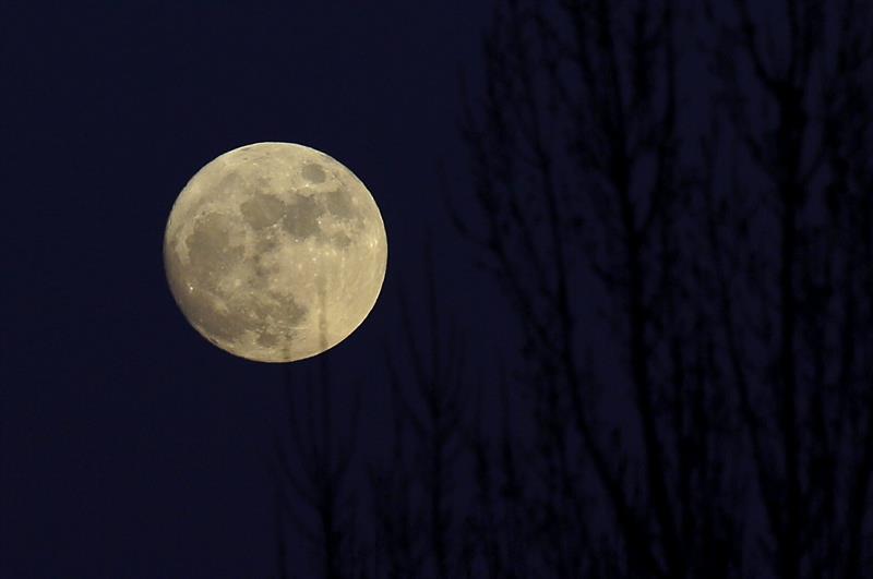 Luna llena en noche buena, se trata de un fenómeno que no tenía lugar desde el año 1977.